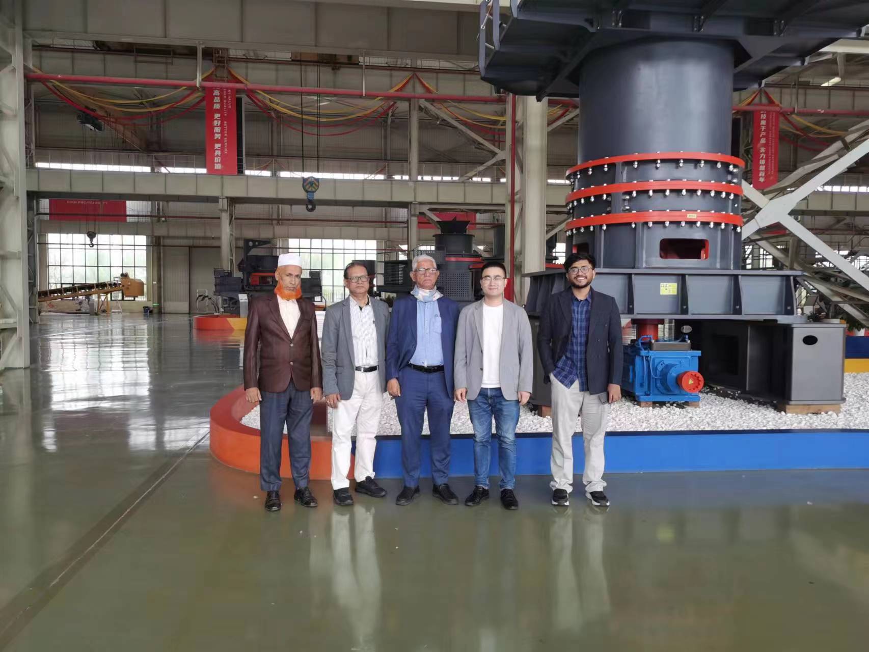 Customer Visit– Pakistan Customer Inspects Barite Ultrafine Powder Grinding Mill